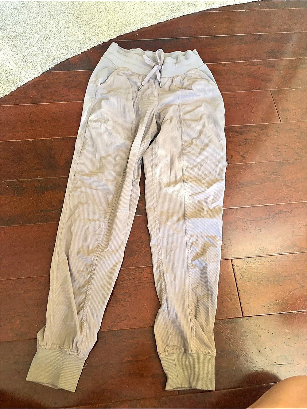 Lululemon Textured Fleece High-Rise Jogger Pants in White
